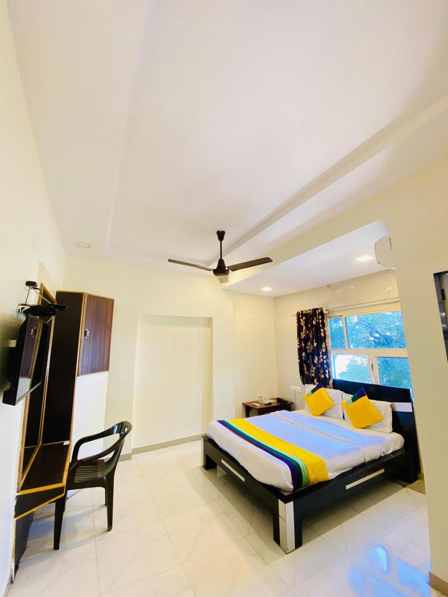 Hotel Aakash Navrangpura Ahmedabad Exterior foto